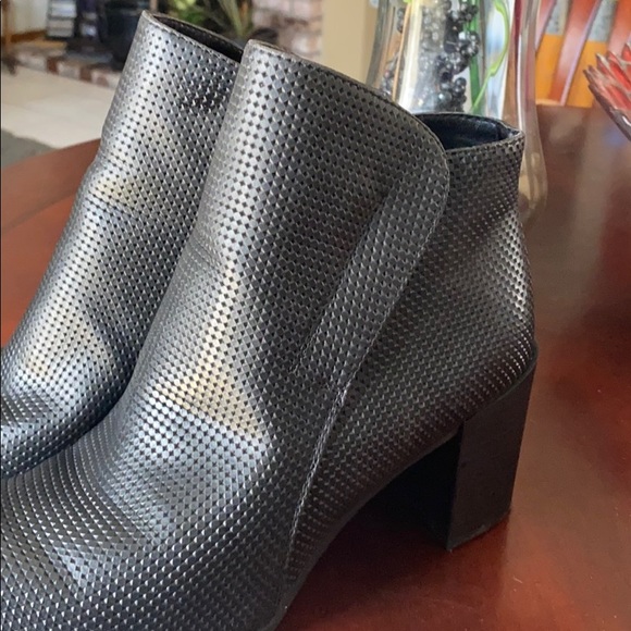 Boots - Picture 11 of 11